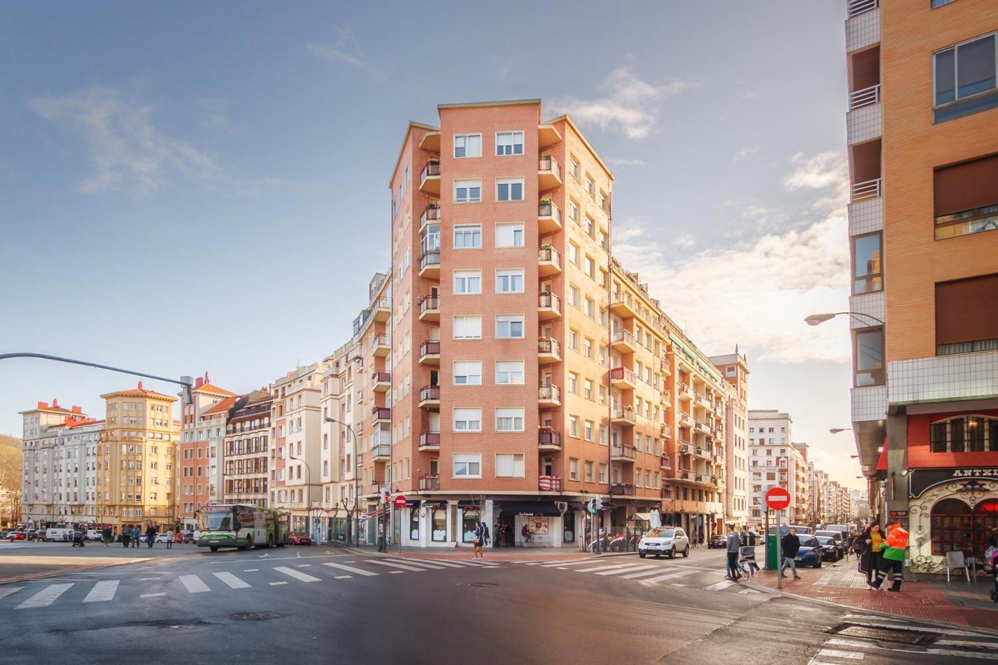 בילבאו San Mames Apartment - Free Parking מראה חיצוני תמונה